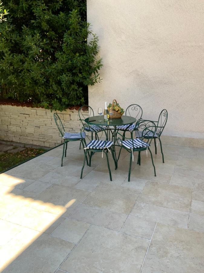 Apartment Provance Pula Exterior photo